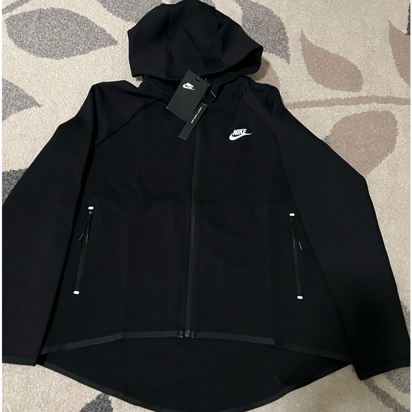 Nike Women’s NSW Tech Fleece Cape Hoodie - New - Picture 5 of 5